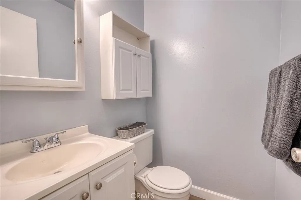 303 Cherry Hills Lane, Azusa, California 91702 home-pic-14